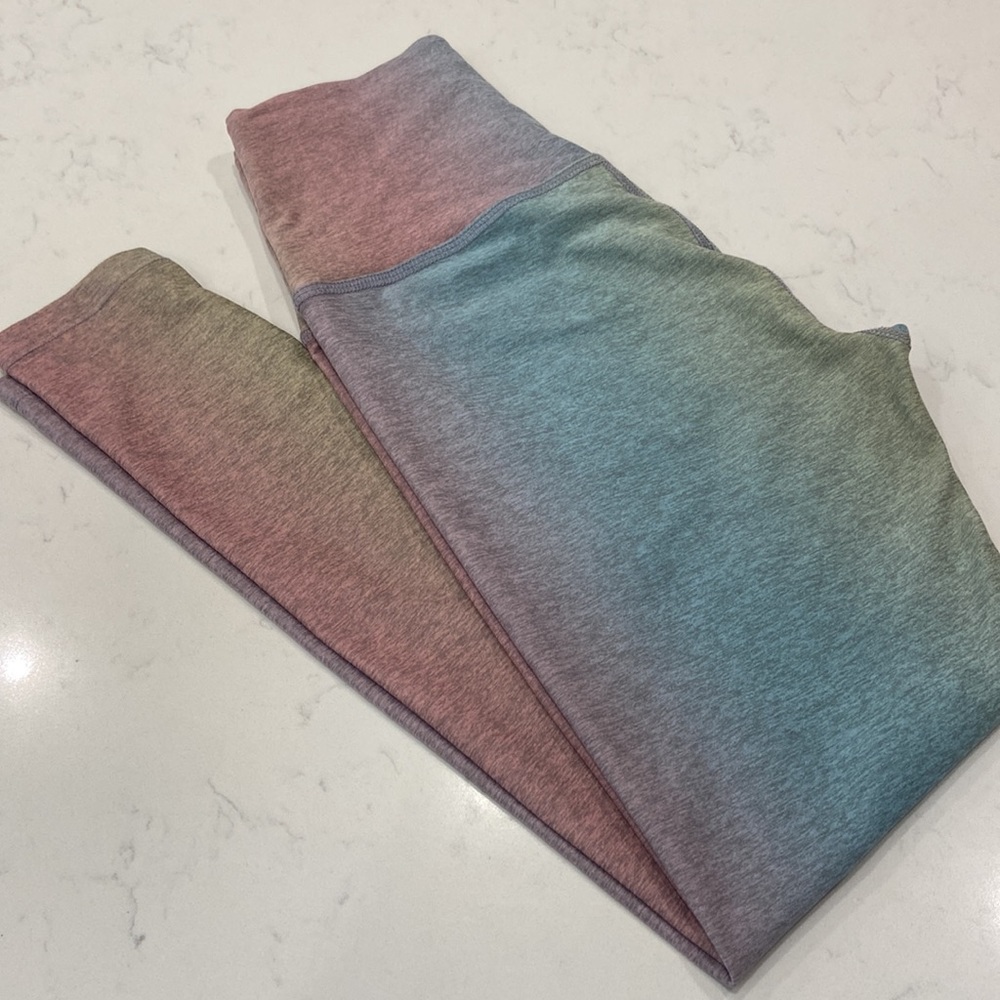 Beyond Yoga Pink and Blue Gradient Leggings